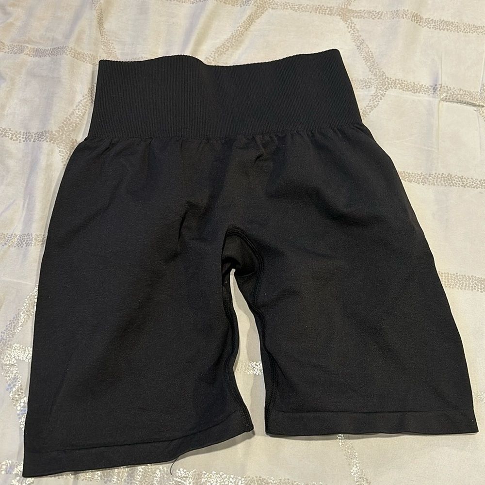 workout scrunch shorts